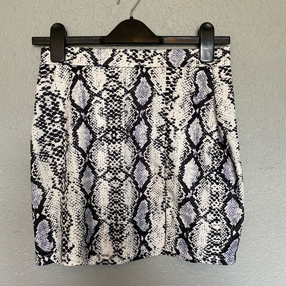 Snake skin pattern